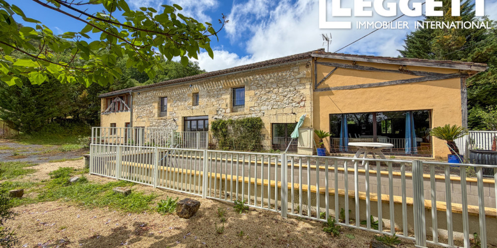 maison à ST CYPRIEN (24220)